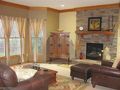 5th image of 737 Woodhaven Dr