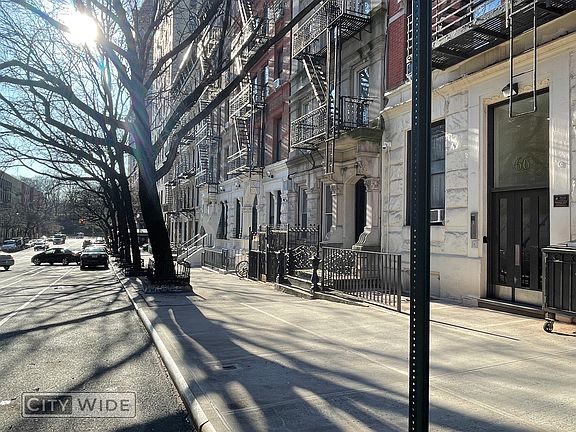 4th image of 946 Columbus Ave #D