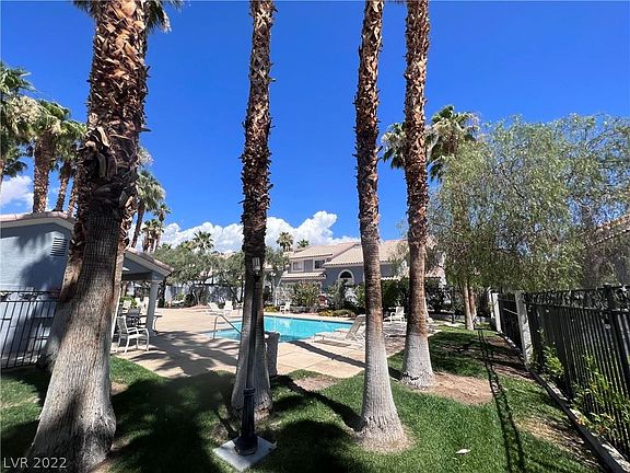 4th image of 8413 Pacific Fountain Ave