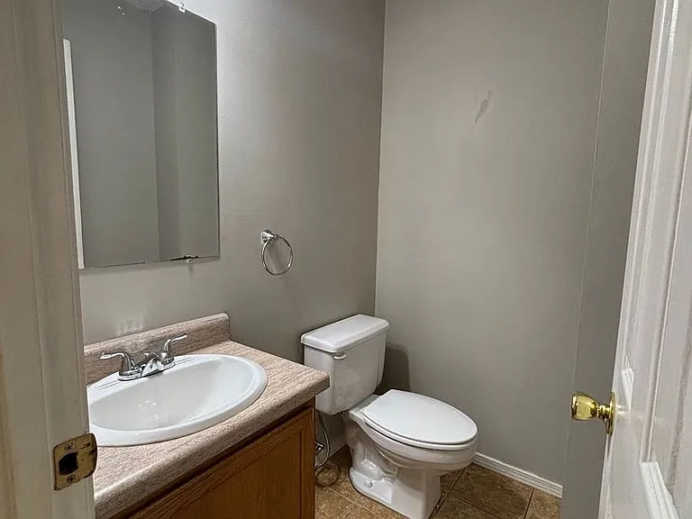 3327 N Detroit Ave — Photo 12