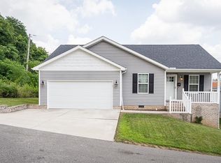 27 Platinum Dr, Chesapeake, OH 45619