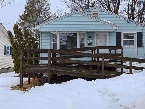 4th image of 71 Birchland Ave