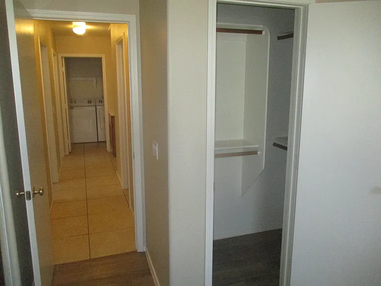 16114 W Jackson St — Photo 10
