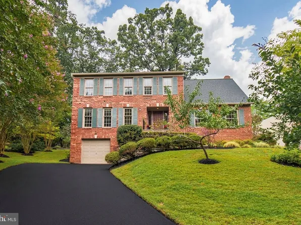 11502 Purple Beech Dr, Reston, VA 20191