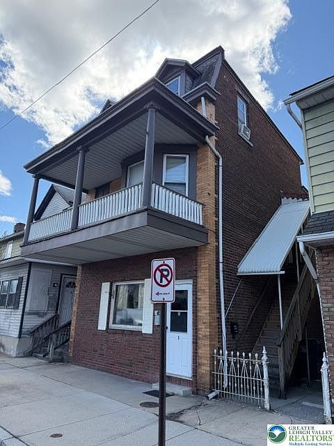 2nd image of 251 Main St