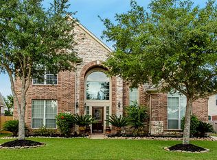 2105 Windy Shores Dr, Pearland, TX 77584