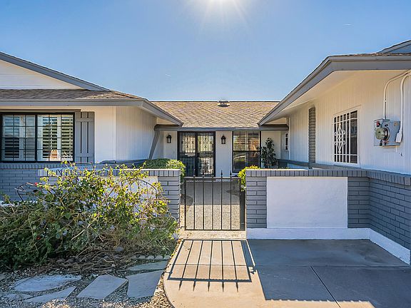 4th image of 10938 W Tropicana Cir