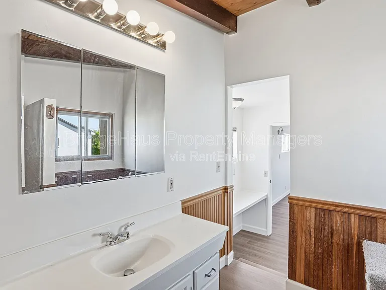 7562 Zemco Dr — Photo 28