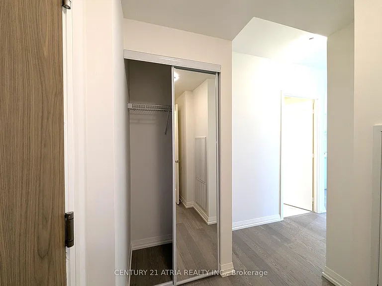 27 Korda Gate #2305 — Photo 4