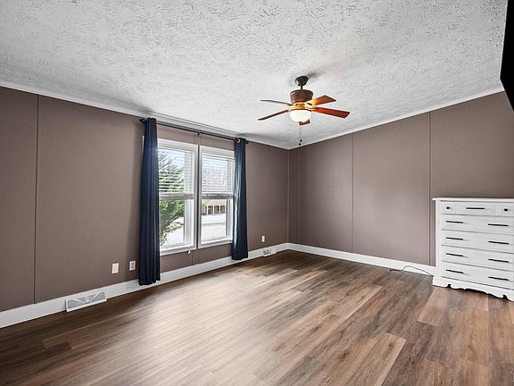 5th image of 426 S Main St