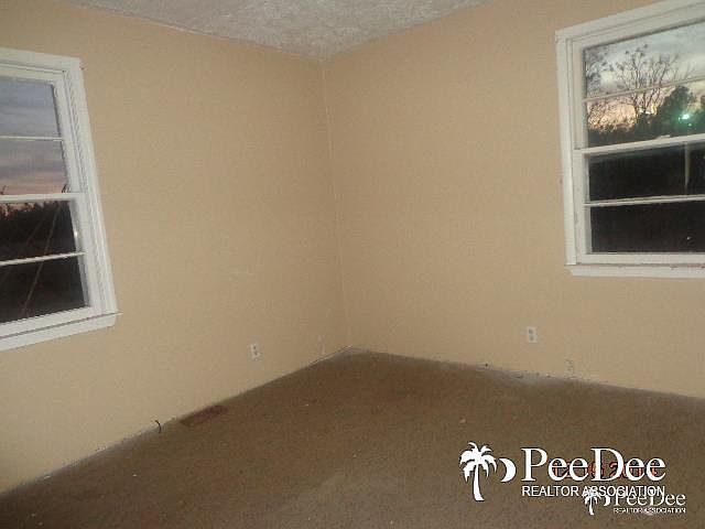 2nd image of 5287 Middle Rd