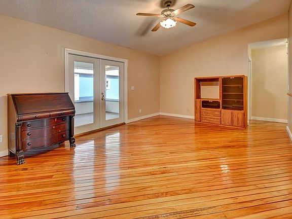 2nd image of 102 Ridge Blvd