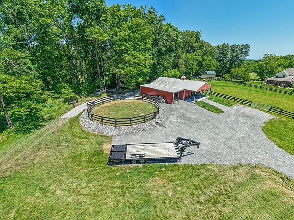 75th image of 157 Giles Ln