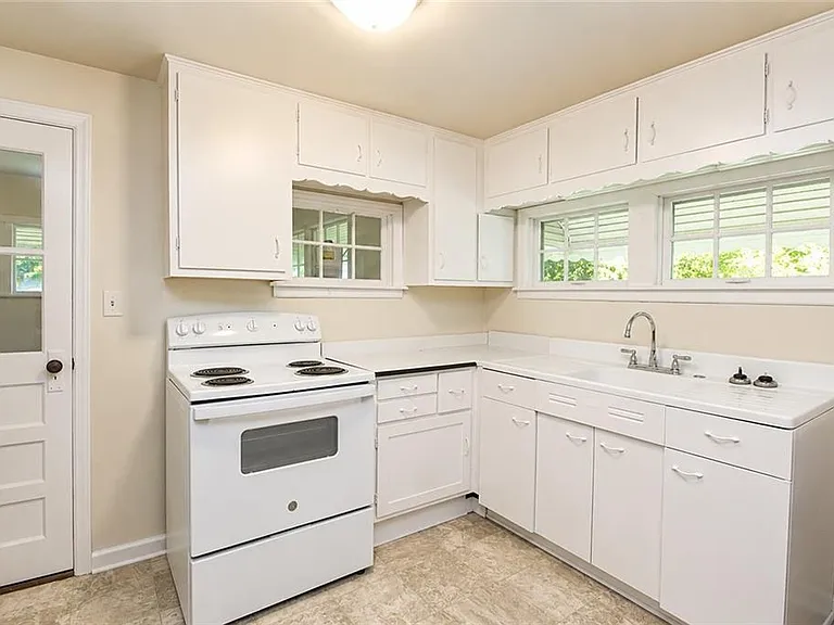 1360 Cunningham Rd SW — Photo 7