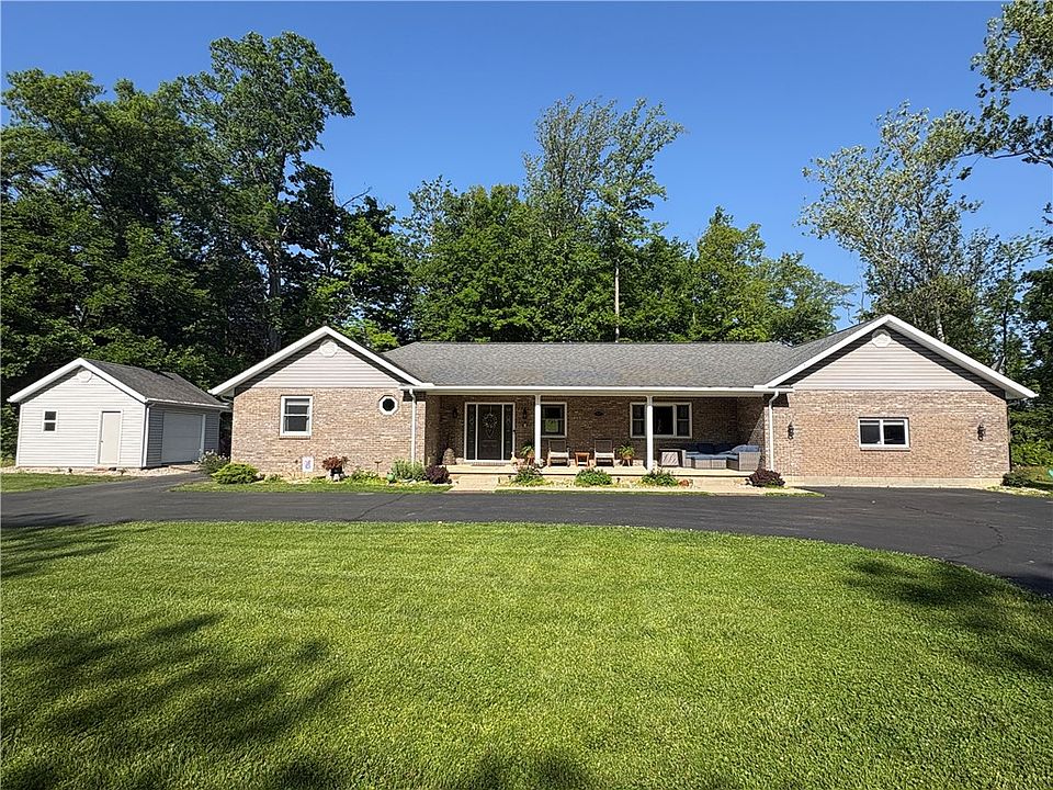 1st image of 527 E Lakengren Dr