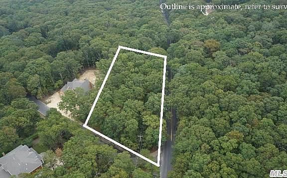 4th image of 2 Wooded Oak Ln