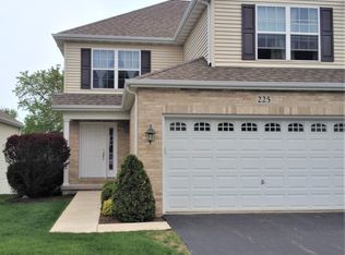 225 Geraldine Ct, Somonauk, IL 60552