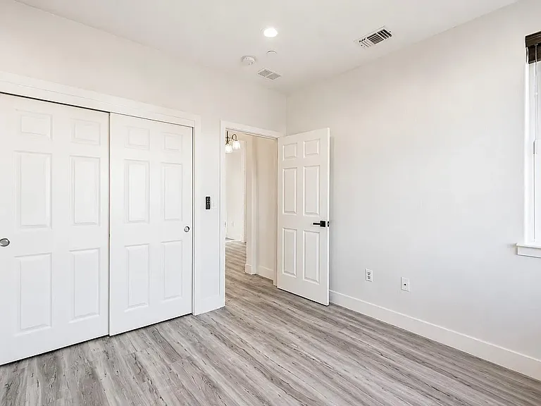 1837 S La Barbera Ave — Photo 5