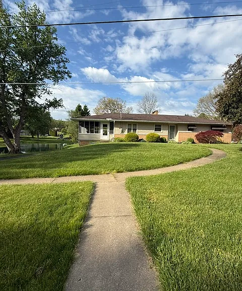 212 Hoffman Rd — Photo 2