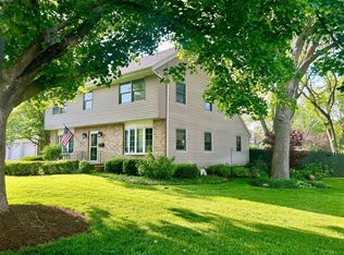 631 Fairway Ln, Sycamore, IL 60178