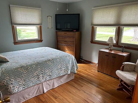 1st bedroom