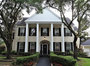 2207 Town Oaks Dr, Houston, TX 77062