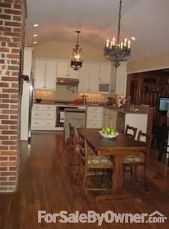 3rd image of 2215 Crestwood Dr