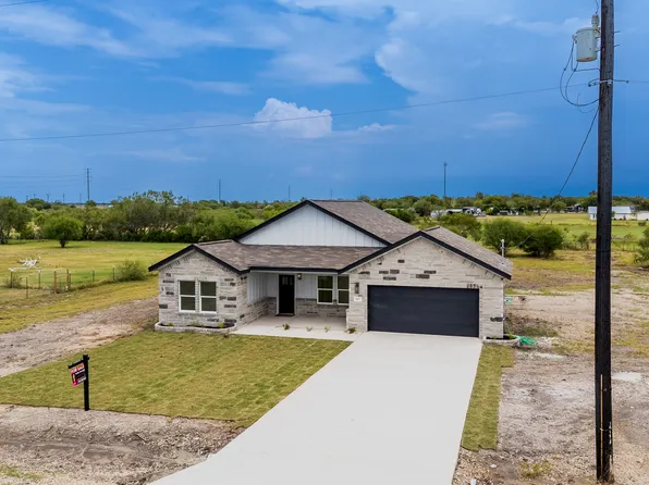 307 Ranchero Way, Natalia, TX 78059