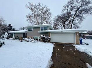 108 W 15th Ave, Coal Valley, IL 61240