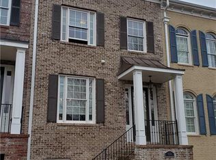 956 Persimmon Point, Sandy Springs, GA 30328