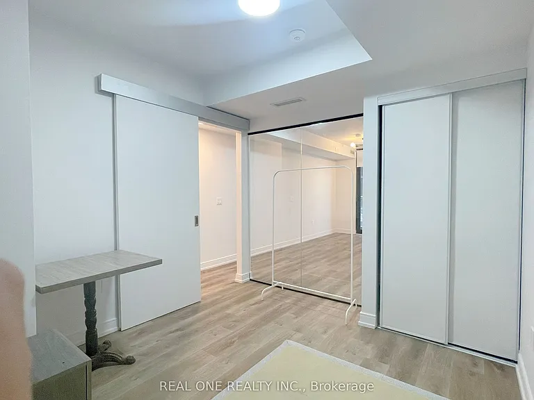 1 Jarvis St #820 — Photo 10