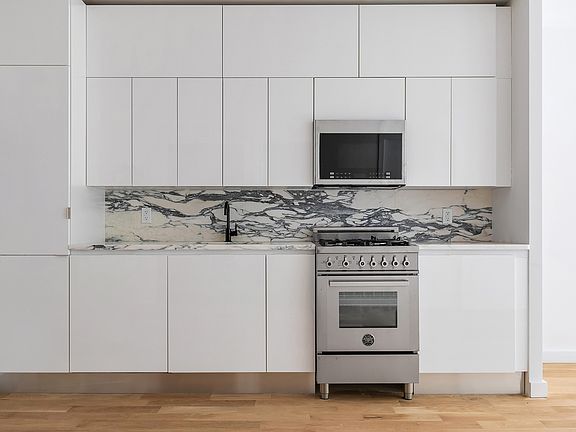 4th image of 28 E 13th St #1A