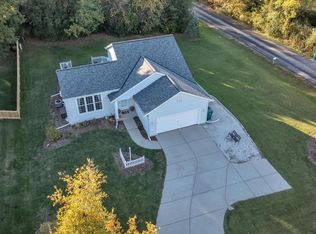 W178N5183 Roseway Ave, Menomonee Falls, WI 53051