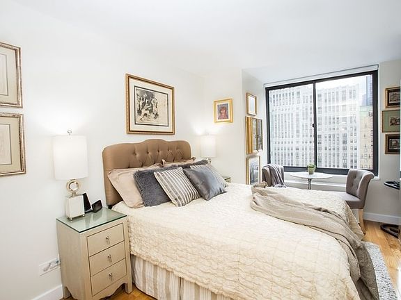 3rd image of 235 W 48th St APT 17D