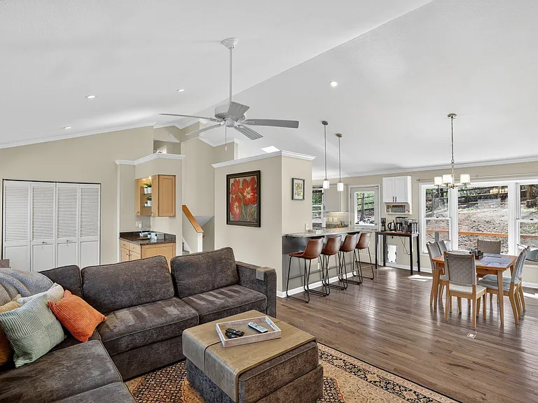 6 Hunters Ridge Dr — Photo 8