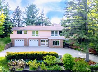 30 Lakeview Dr, Marquette, MI 49855