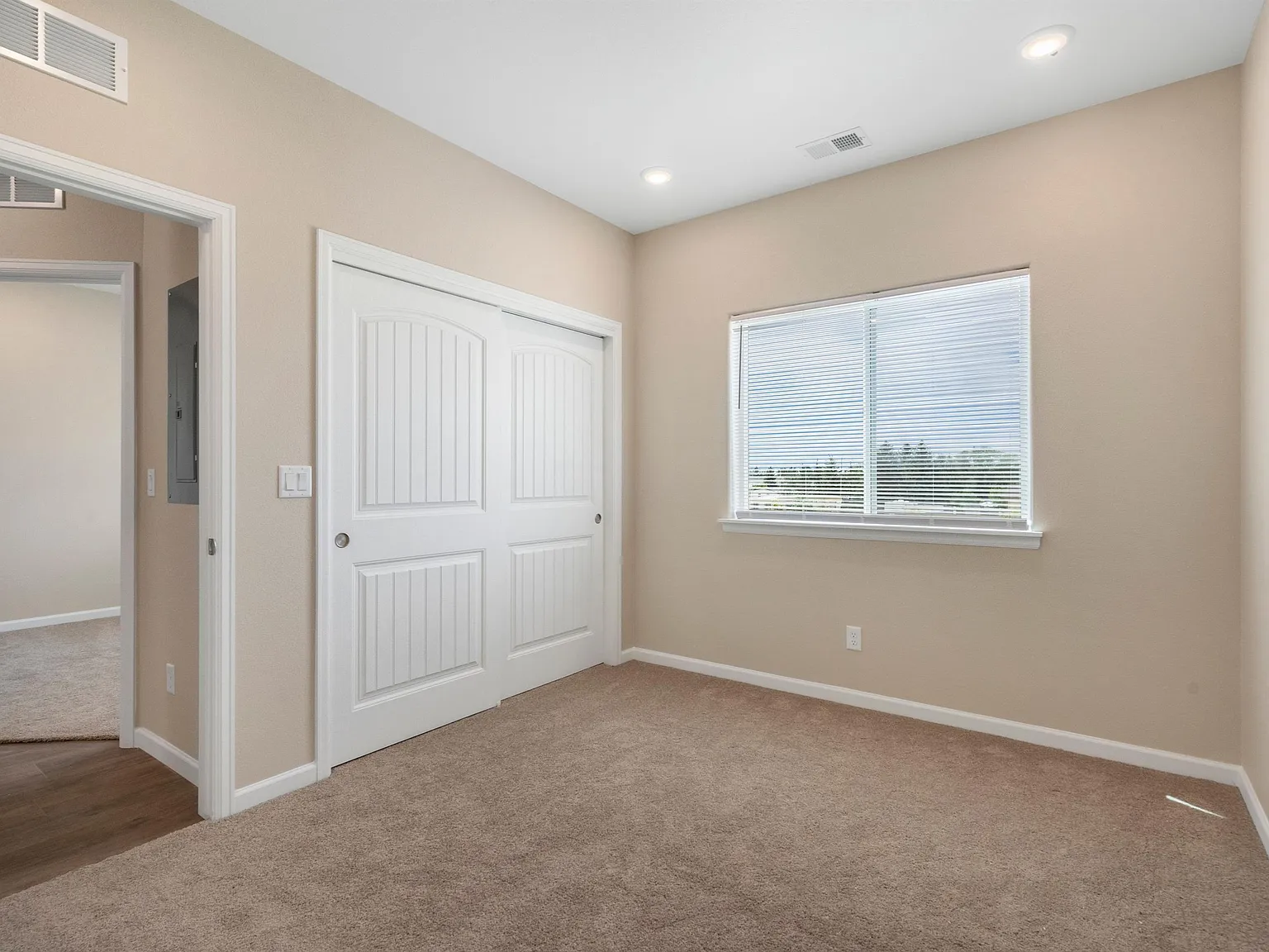 5210 Boulder Court - 102 — Photo 3