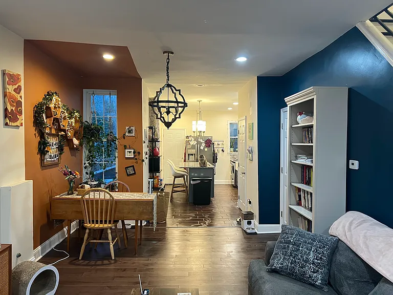 153 N Lindenwood St — Photo 2
