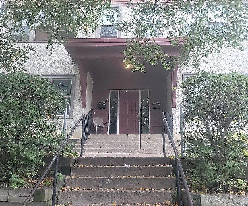 1st image of 1205 Humboldt Ave N