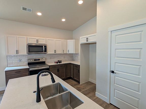 3rd image of 1720 Rusty Rivet Rd