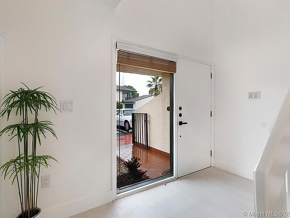 4th image of 10806 SW 72nd St APT 101