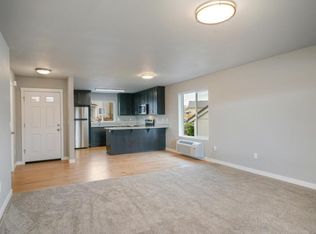 352 NE Evergreen Ct #6, Dallas, OR