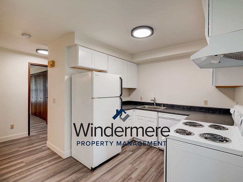 1st image of 304 N Main St APT 3