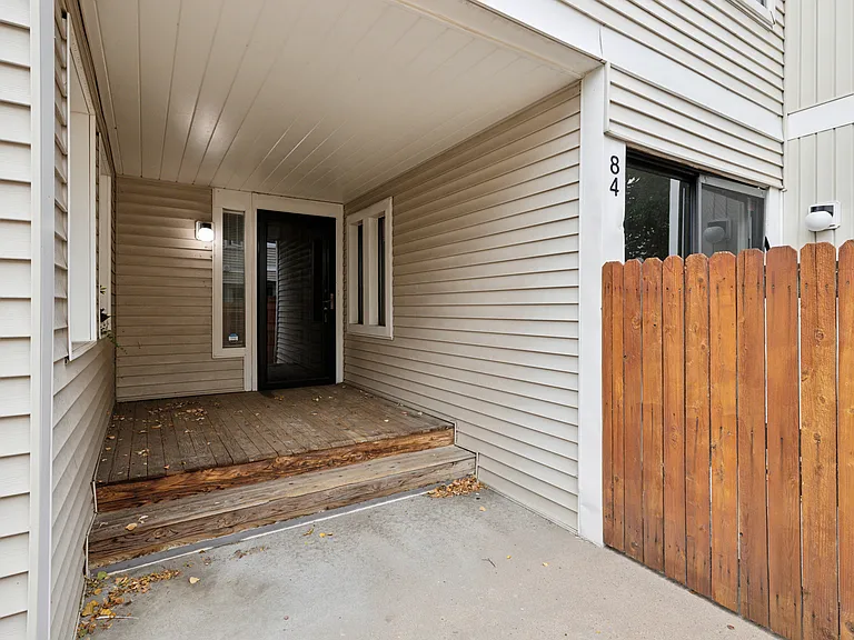 1050 S Monaco Pkwy #84 — Photo 2