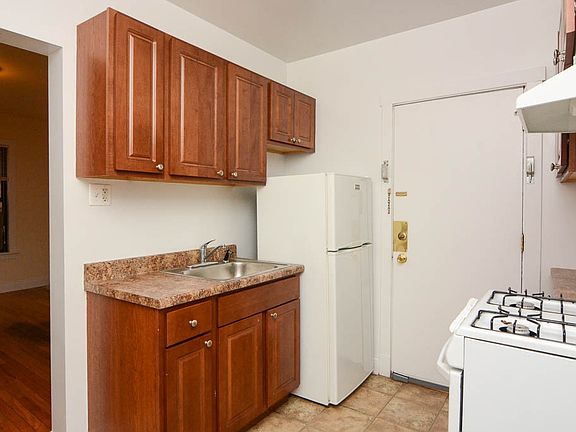 4th image of 2619 N Spaulding Ave #E2