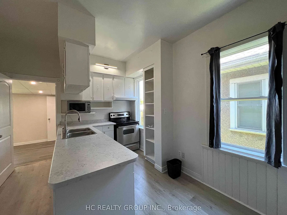Building Photo - 37 Empress Ave