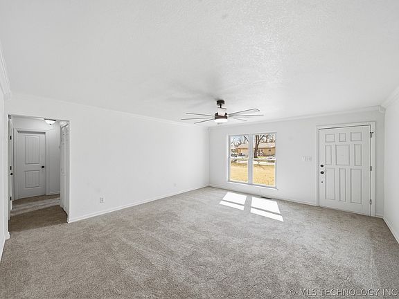 5th image of 265 E Glenpool Blvd S