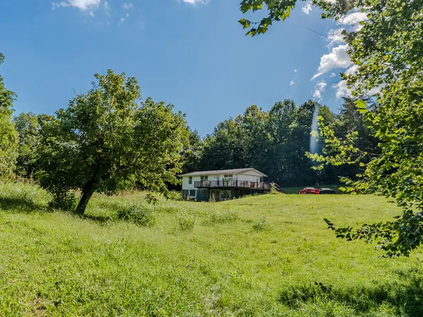 5506 Pleasant Run Dr, Salem, VA 24153