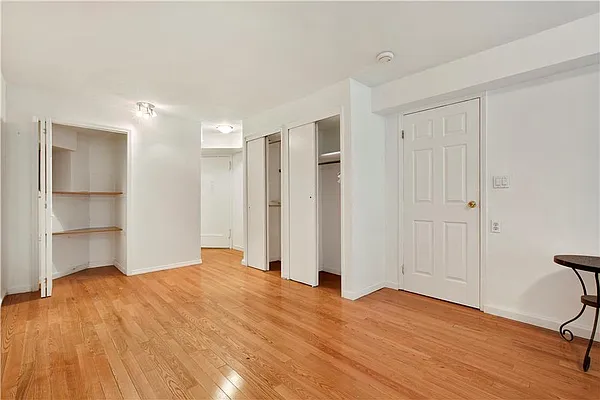 Rented by Eric Goodman Realty Corp | media 2