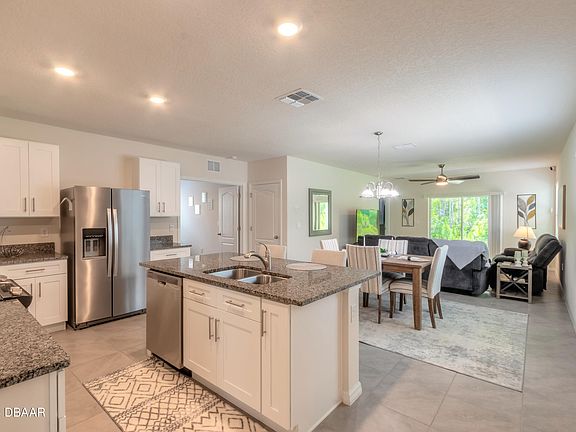 5th image of 292 Caryota Ct